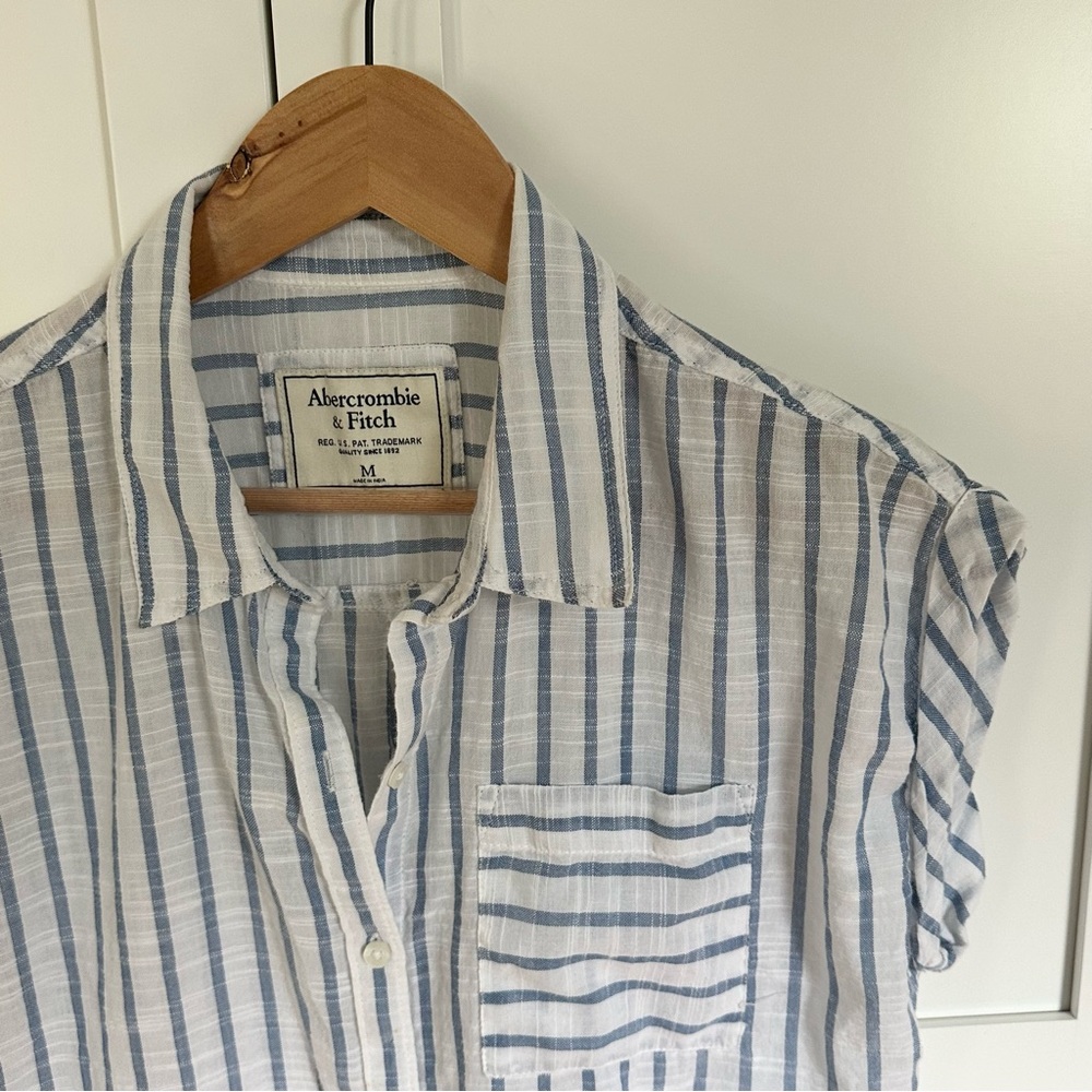 Abercrombie & Fitch Lightweight Button Down